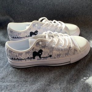Tibetan Mastiff mom tennis shoes